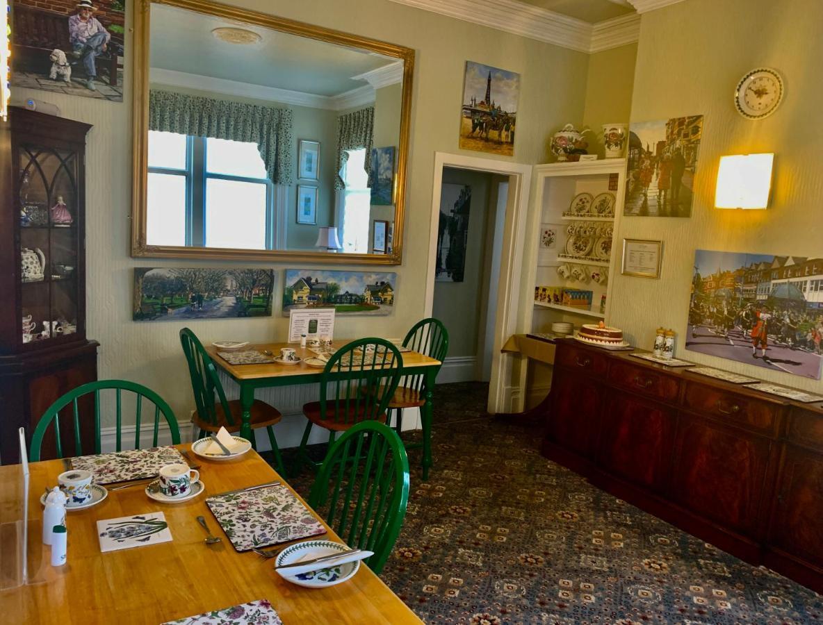 Bed and Breakfast The Gaydon Lytham St Annes Exteriér fotografie